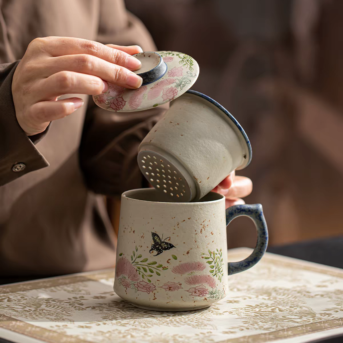 Vintage Floral Butterfly Tea Mug with Lid and Infuser