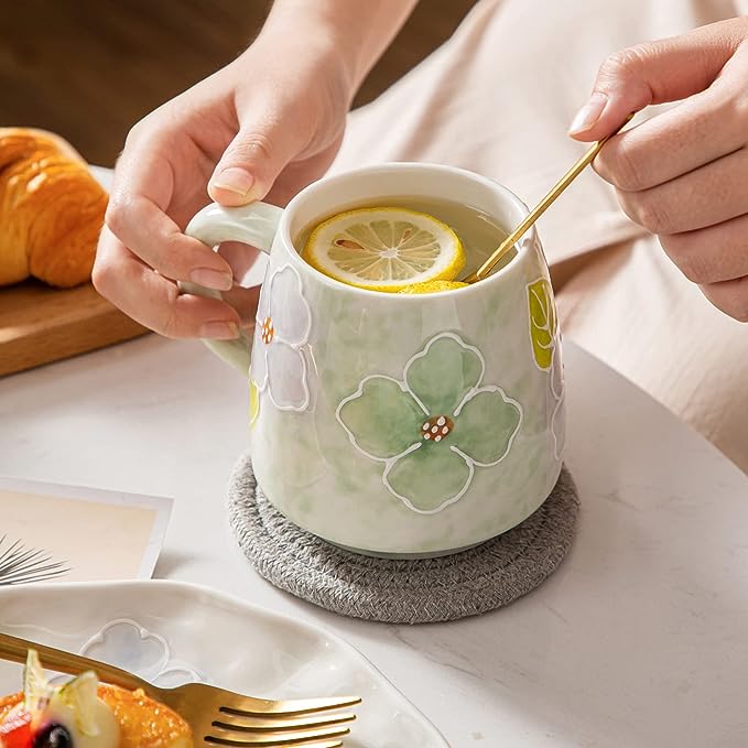 mzvoo Tazza da tè in Ceramica Grezza in Stile Giapponese, Tazza Conica retrò in Ceramica - Tazza Piccola A Imbuto da 100 Ml,Handmade Coarse Pottery Coffee Mug with Base,riangolo Cono Funnel Shaped mzvoo Tazza da tè in Ceramica Grezza in Stile Giapponese, Tazza Conica retrò in Ceramica - Tazza Piccola A Imbuto da 100 Ml,Handmade Coarse Pottery Coffee Mug with Base,riangolo Cono Funnel Shaped