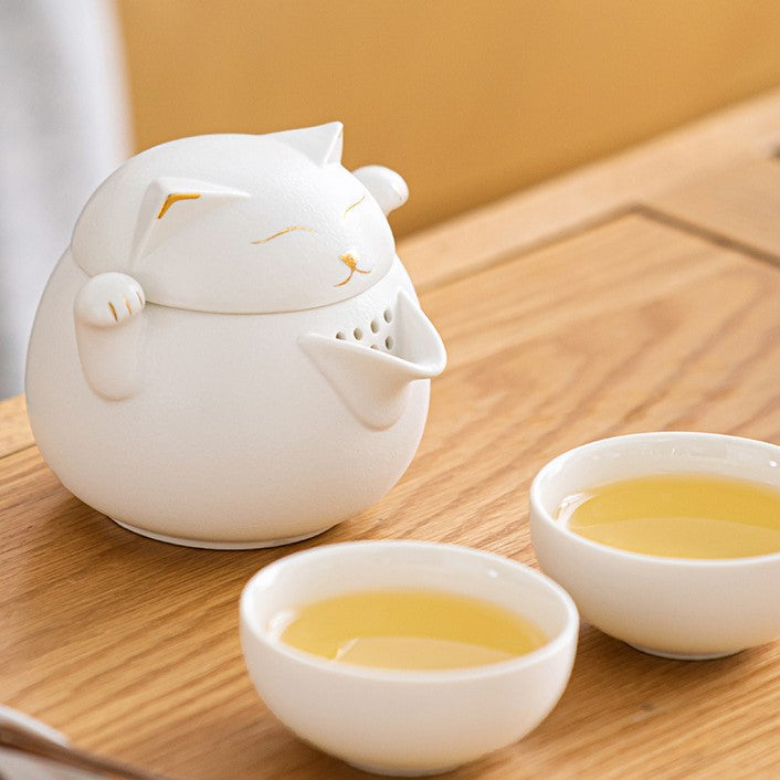 White Lucky Cat Travel Tea Set